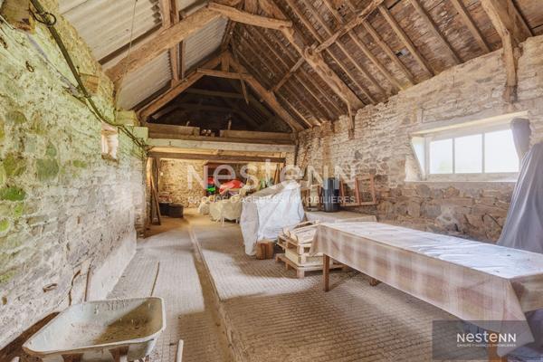 A vendre Maison en pierre avec beau potentiel à Yffiniac!!!