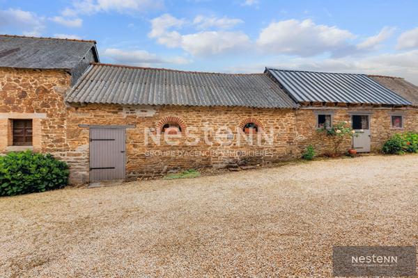 A vendre Maison en pierre avec beau potentiel à Yffiniac!!!