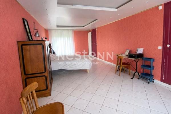 Nestenn Igny, maison familiale dans le quartier Gommonvilliers proche commerces de Place de la Ferme et des axes routiers A6/A10/N118/A86, RER C/V /B et du plateau de Saclay et Vélizy Ecole Jules Ferry ,collège Emile Zola, Lycée international