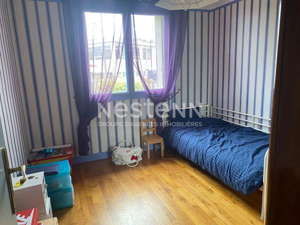 Nestenn Igny, maison familiale dans le quartier Gommonvilliers proche commerces de Place de la Ferme et des axes routiers A6/A10/N118/A86, RER C/V /B et du plateau de Saclay et Vélizy Ecole Jules Ferry ,collège Emile Zola, Lycée international