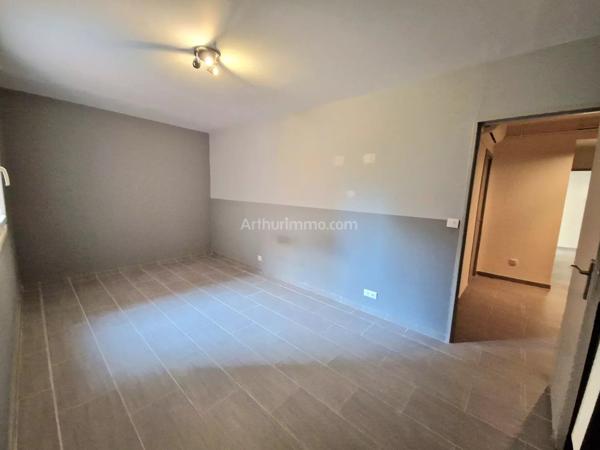 Location                                                      Appartement
                        
                     4 pièces                      106 m2                     à Draguignan