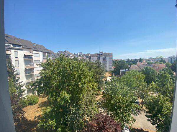 Appartement Dijon 4 pièce(s) 77m2 + loggias + 2 caves +place de parking