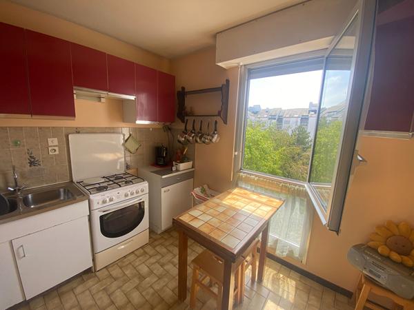 Appartement Dijon 4 pièce(s) 77m2 + loggias + 2 caves +place de parking