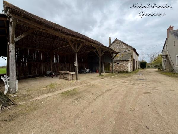 Maison familiale 4 chambres – 1 hectare de terrain – dépendances – Breil / Noyant-Villages
