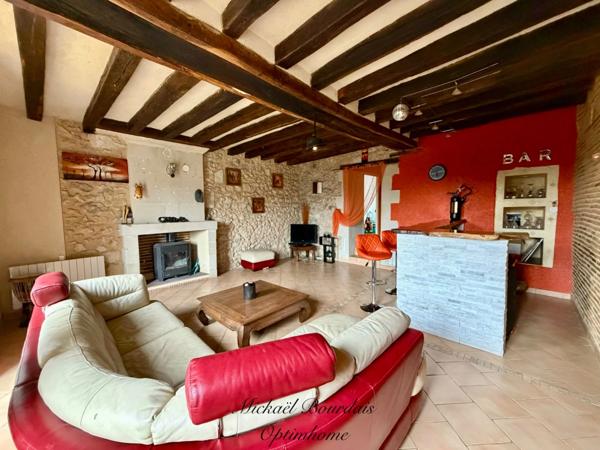 Maison familiale 4 chambres – 1 hectare de terrain – dépendances – Breil / Noyant-Villages