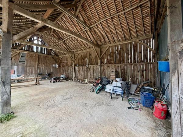 Maison familiale 4 chambres – 1 hectare de terrain – dépendances – Breil / Noyant-Villages