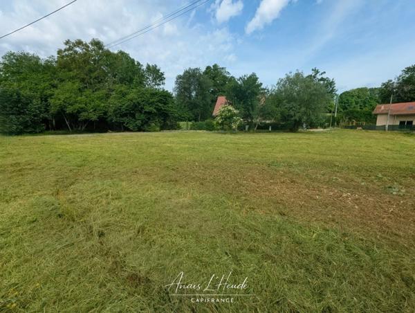 ARBUSIGNY - Terrain constructible 847 m² dans un environnement recherché