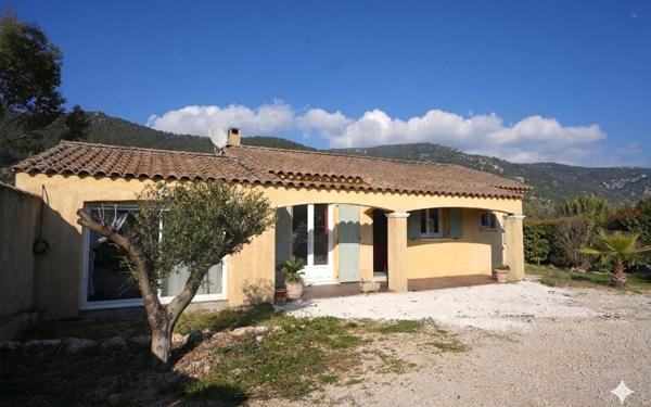 Maison à vendre    5 pièces •  Signes