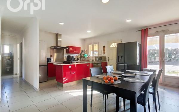 Maison à vendre    5 pièces •  Signes