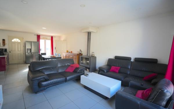 Maison à vendre    5 pièces •  Signes