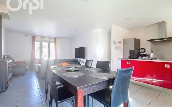 Maison à vendre    5 pièces •  Signes