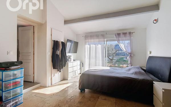 Maison à vendre    5 pièces •  Signes