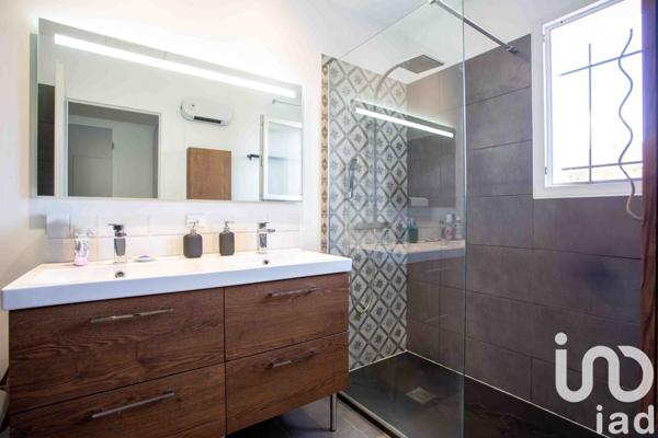 Maison 4 pièces de 95 m² à Castillon-du-Gard (30210)