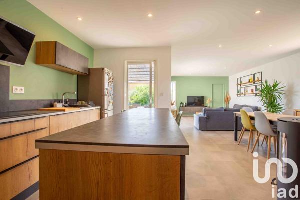 Maison 4 pièces de 95 m² à Castillon-du-Gard (30210)