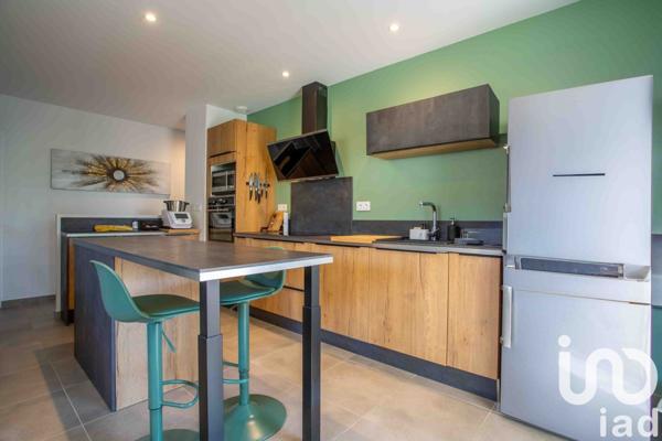 Maison 4 pièces de 95 m² à Castillon-du-Gard (30210)