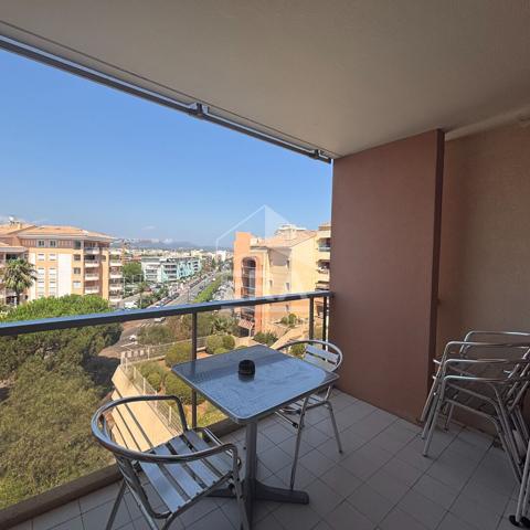 FREJUS PLAGE. Studio cabine 27 m2