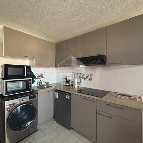 FREJUS PLAGE. Studio cabine 27 m2