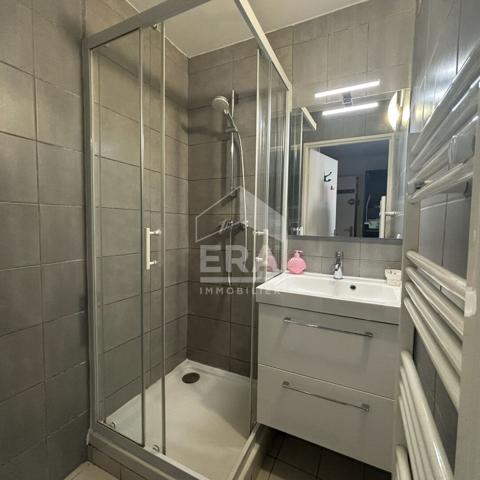 FREJUS PLAGE. Studio cabine 27 m2