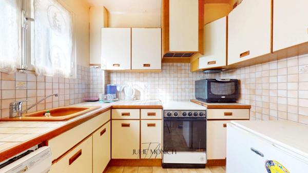 T3 AVEC TERRASSE FACE AU PORT