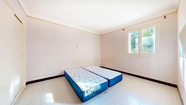 T3 AVEC TERRASSE FACE AU PORT