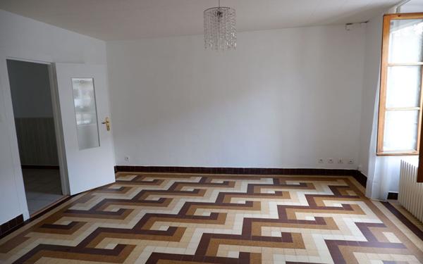 Appartement à louer    2 pièces •  Voisins-le-Bretonneux