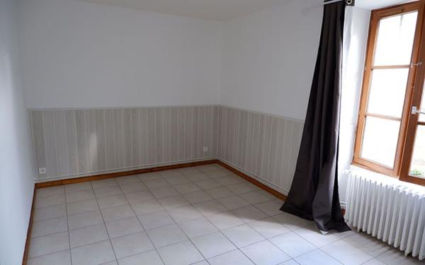 Appartement à louer    2 pièces •  Voisins-le-Bretonneux