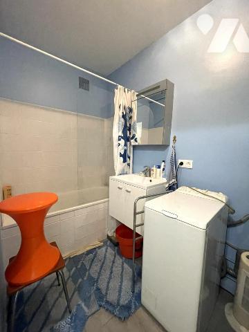 A VENDRE - LE POULIGUEN - Centre - Studio d'env 31.54m² avec balcon et garage.