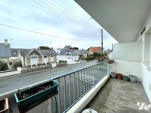 A VENDRE - LE POULIGUEN - Centre - Studio d'env 31.54m² avec balcon et garage.