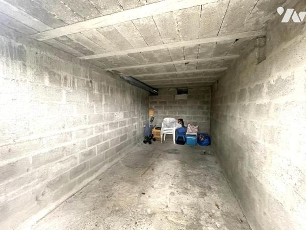 A VENDRE - LE POULIGUEN - Centre - Studio d'env 31.54m² avec balcon et garage.