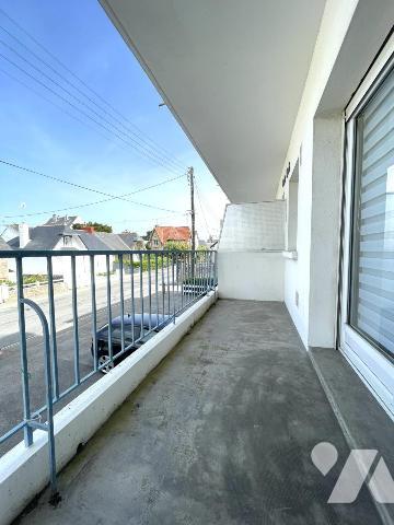 A VENDRE - LE POULIGUEN - Centre - Studio d'env 31.54m² avec balcon et garage.