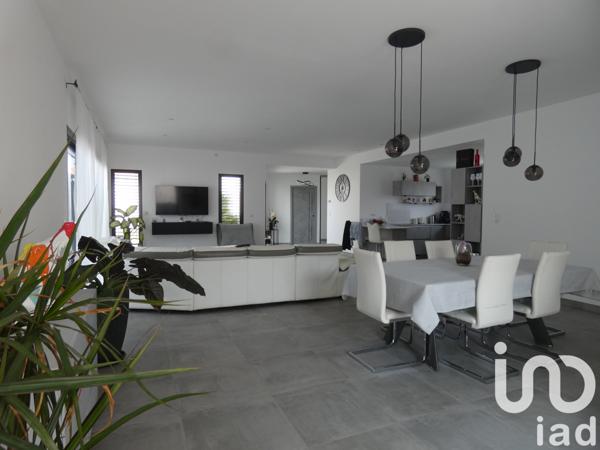 Maison à vendre 8 pièces 198 m² Magné