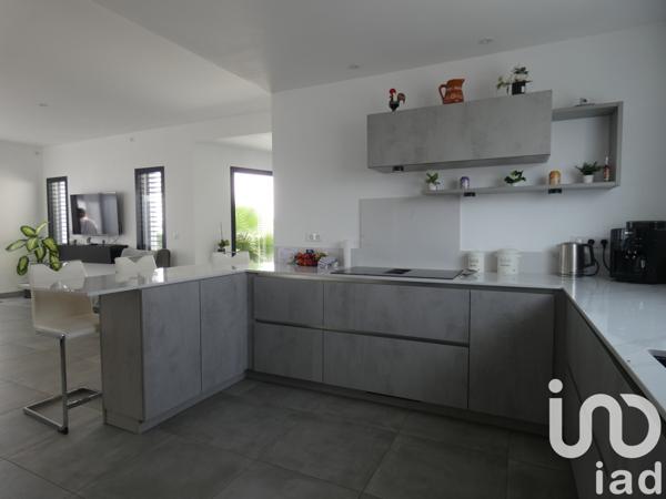 Maison à vendre 8 pièces 198 m² Magné