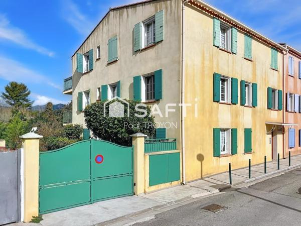 Au cœur d’une charmante copropriété de village