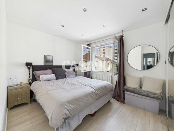 Vente Maison 7 pièces de 257m² - 94200 Ivry-sur-Seine
