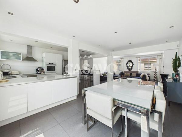 Vente Maison 7 pièces de 257m² - 94200 Ivry-sur-Seine