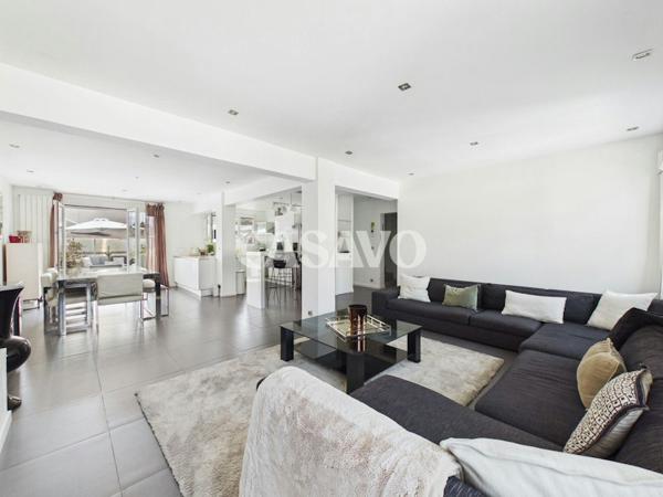 Vente Maison 7 pièces de 257m² - 94200 Ivry-sur-Seine