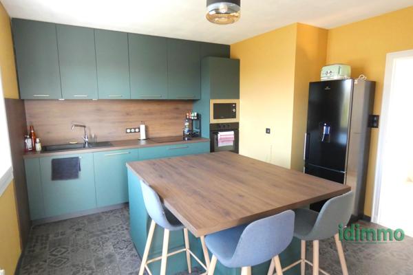 ARPAJON SUR CERE BELLE MAISON 4 CHAMBRES Arpajon-sur-Cère (15130)