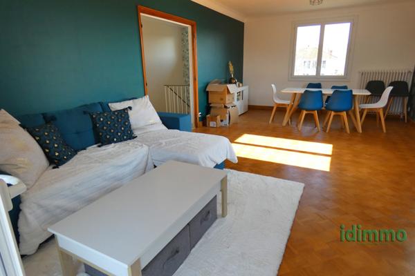 ARPAJON SUR CERE BELLE MAISON 4 CHAMBRES Arpajon-sur-Cère (15130)