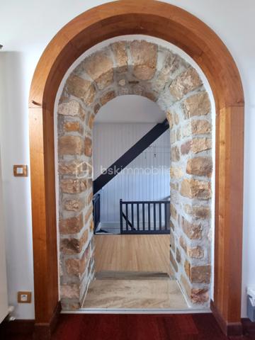 Maison en pierre de 245 m²