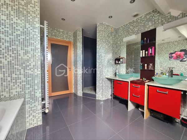 Maison en pierre de 245 m²