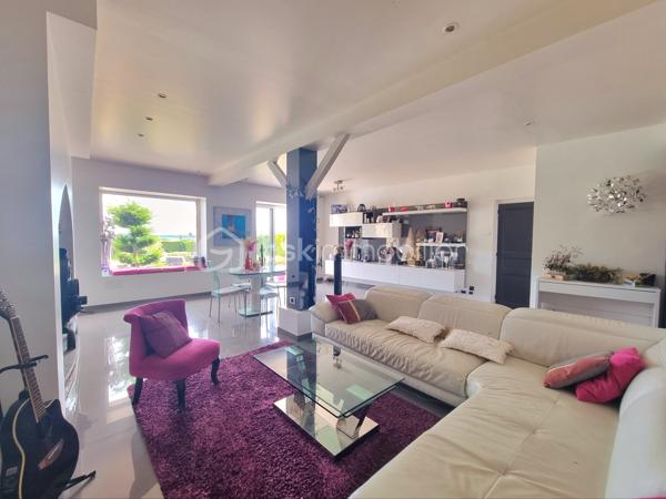 Maison en pierre de 245 m²