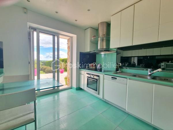 Maison en pierre de 245 m²