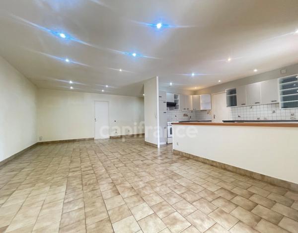 Maison 3 faces-plain-pied à vendre à CORNEILLA DEL VERCOL (66)- 3 chambres avec garage et jardin. Entre plage de Saint Cyprien et lac de Villeneuve de la Raho