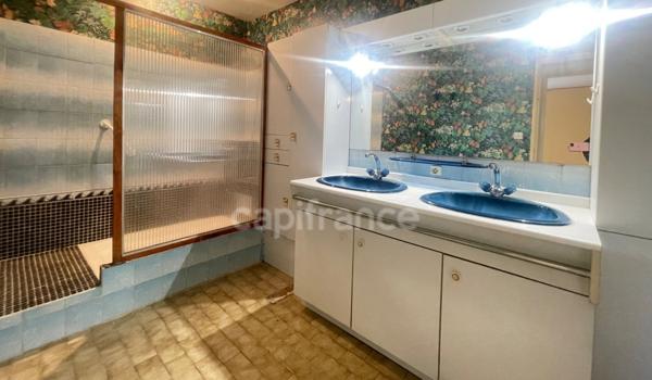 Maison 3 faces-plain-pied à vendre à CORNEILLA DEL VERCOL (66)- 3 chambres avec garage et jardin. Entre plage de Saint Cyprien et lac de Villeneuve de la Raho