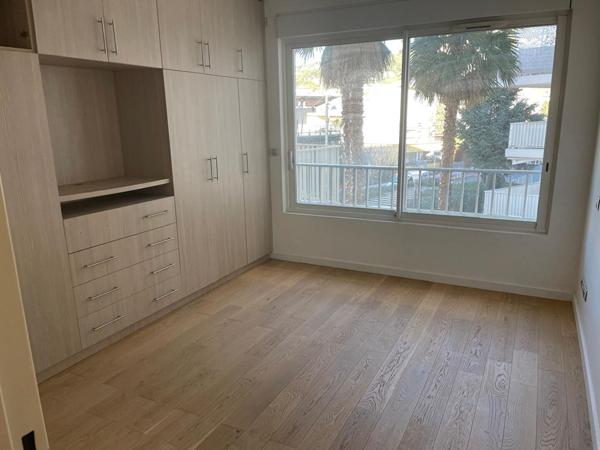 Grand duplex en étage à seulement 5 minutes à pied de la rue d'Antibes