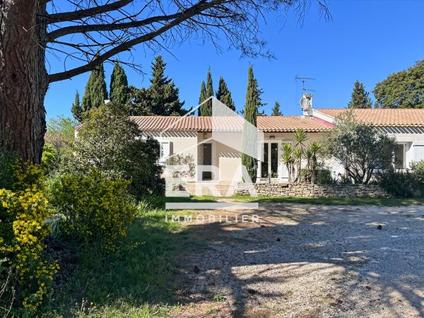 Rare aux Angles, Maison de plain-pied avec grand terrain à deux pas du centre