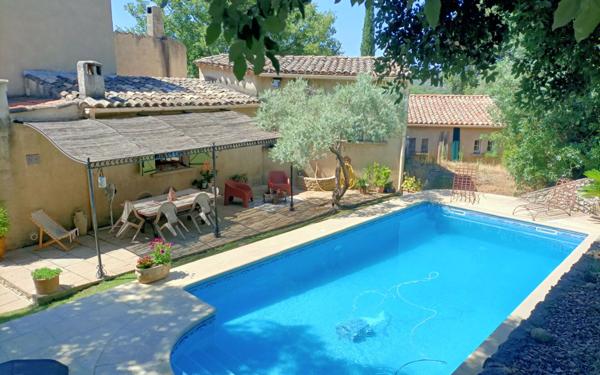 Maison à vendre    8 pièces • 231,42 m2 Oraison