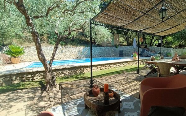 Maison à vendre    8 pièces • 231,42 m2 Oraison