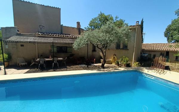 Maison à vendre    8 pièces • 231,42 m2 Oraison