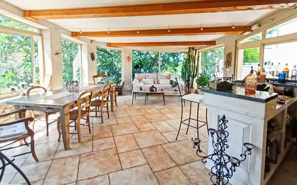 Maison à vendre    8 pièces • 231,42 m2 Oraison